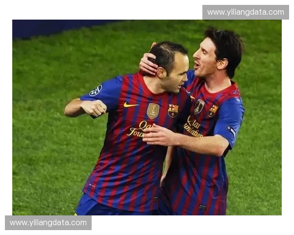 2011巴萨辉煌赛季回顾：梅西领衔无敌之师的战术革新与历史地位