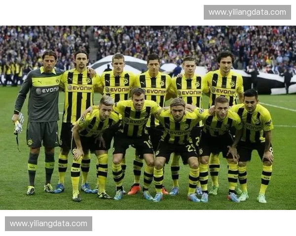 拜仁慕尼黑与多特蒙德对决历史回顾及赛场激战分析